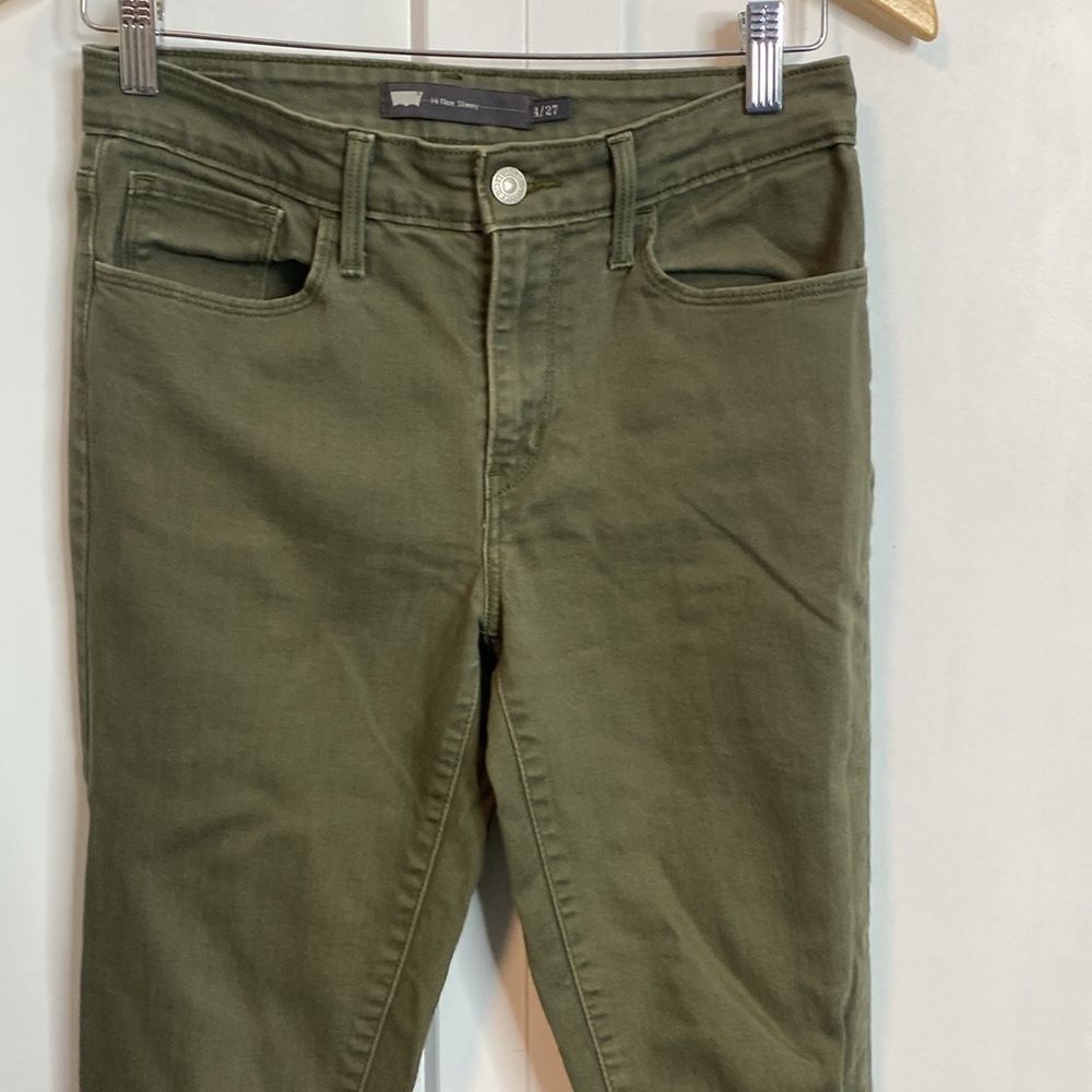 Levi's Women's Skinny Jeans in Olive Green - Picture 3 of 9